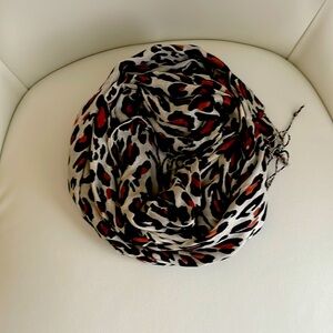 Scarf leopard print